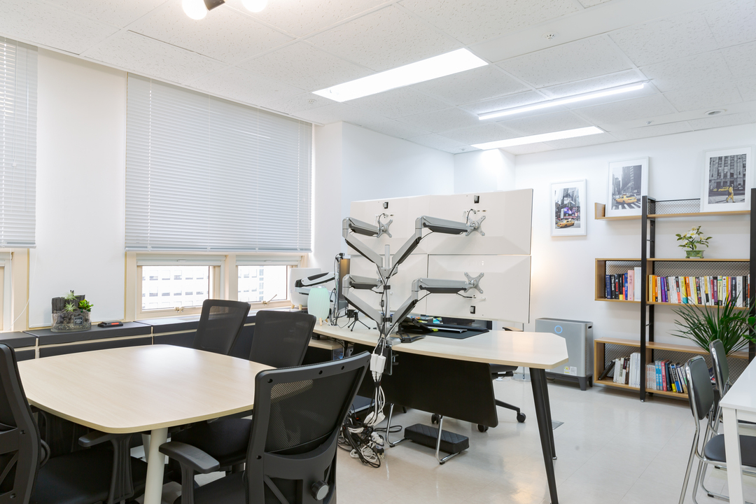 웨이커 대표이미지