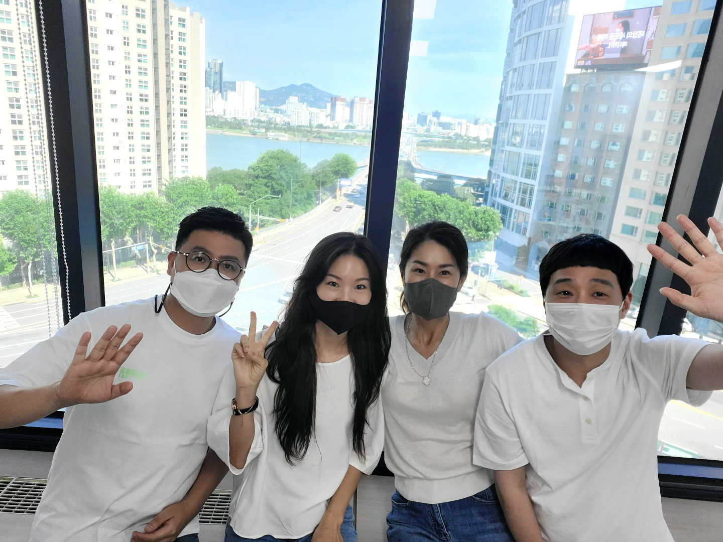 내일을사는사람들 대표이미지