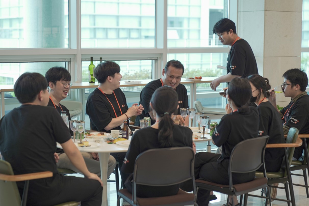 인터엑스 대표이미지