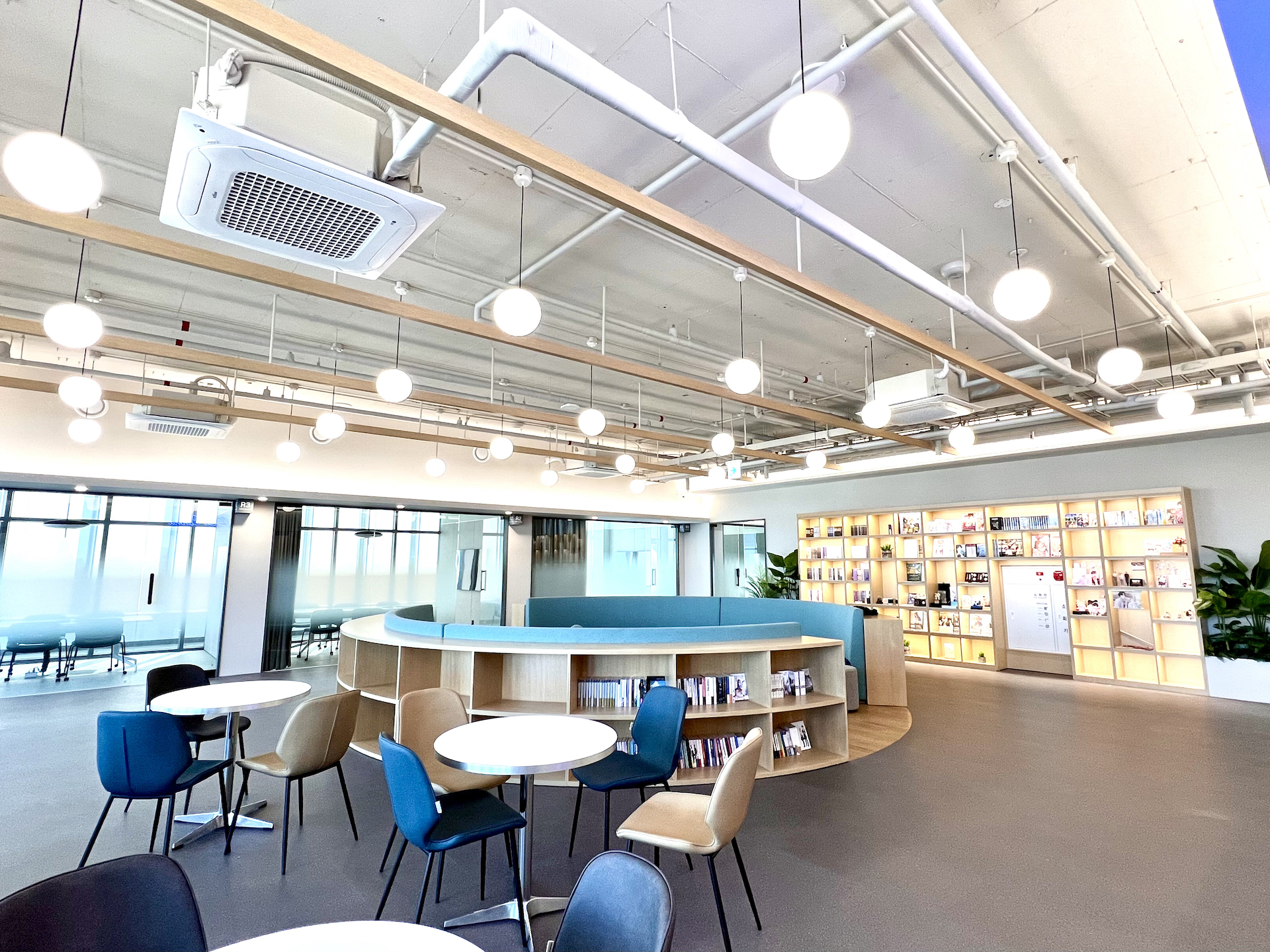 미스터블루 대표이미지