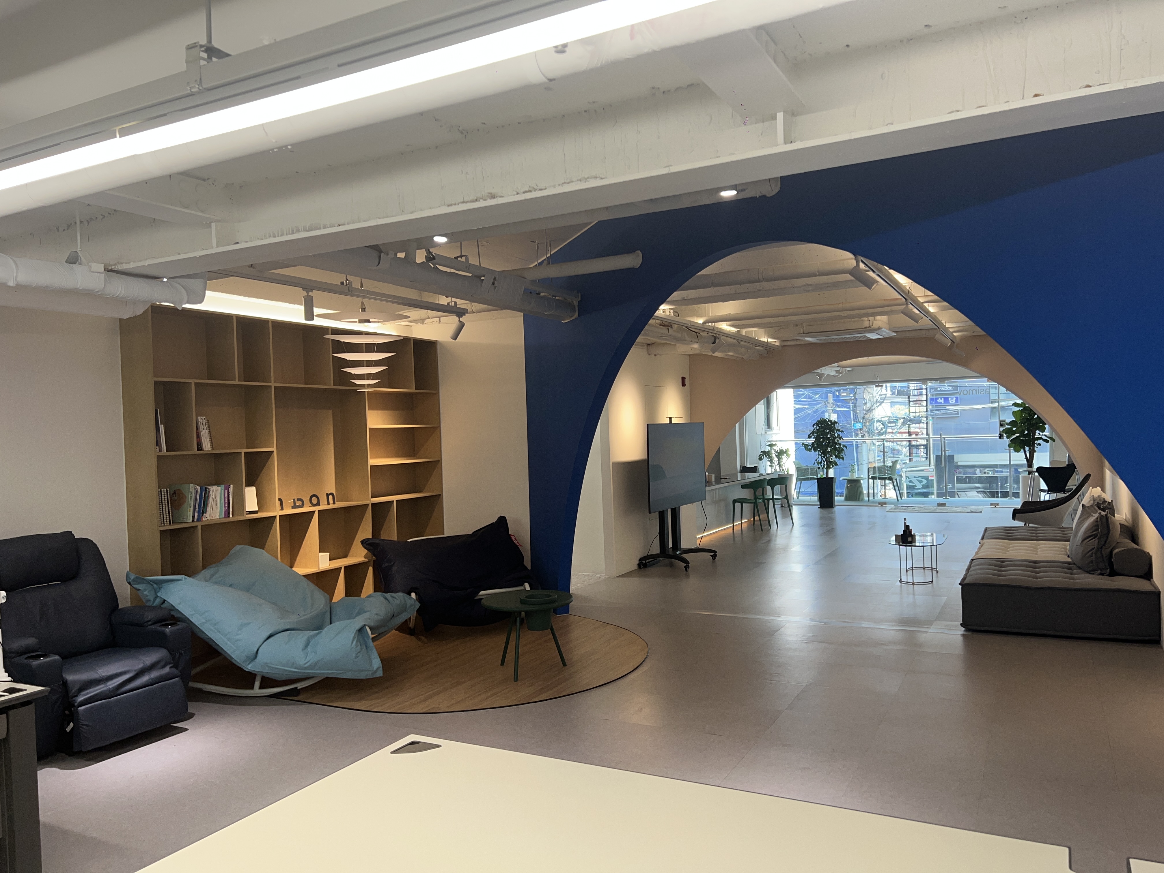 아시모프 주식회사 대표이미지