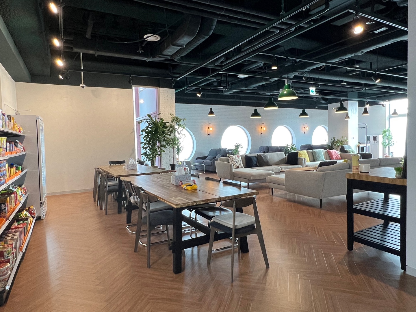 아이헤이트플라잉버그스(주) 대표이미지