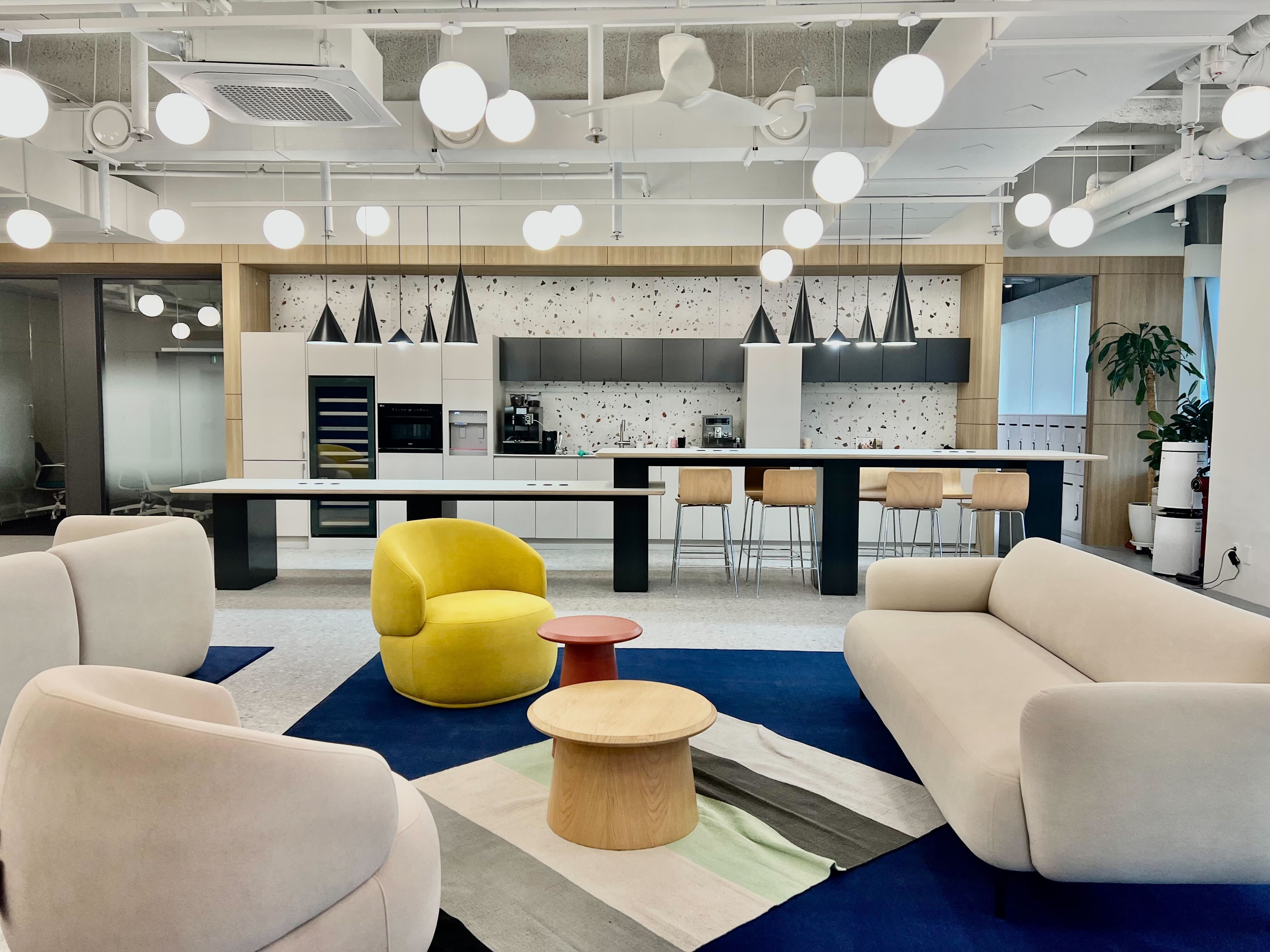 씨알에스큐브 대표이미지