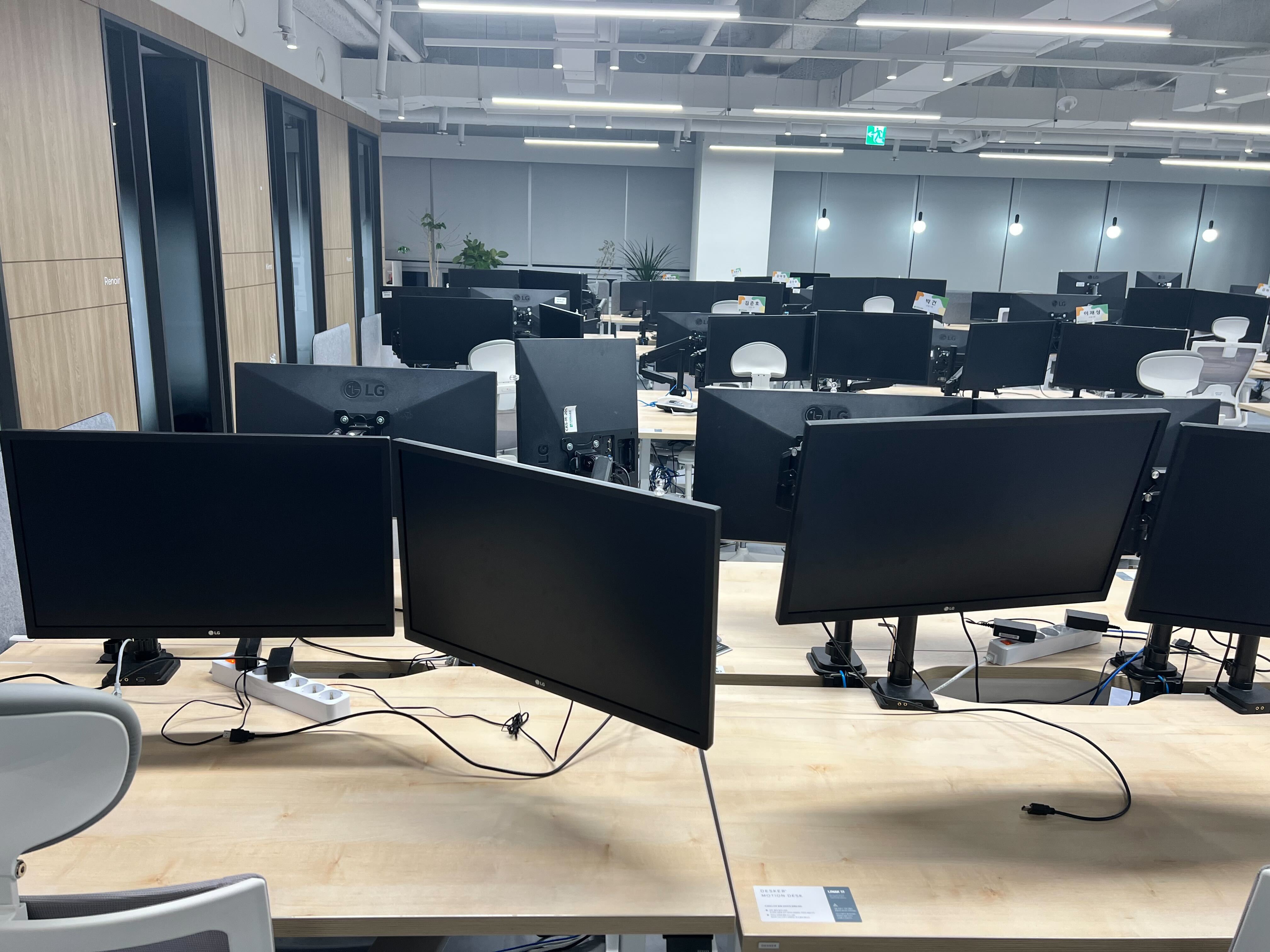 씨알에스큐브 대표이미지