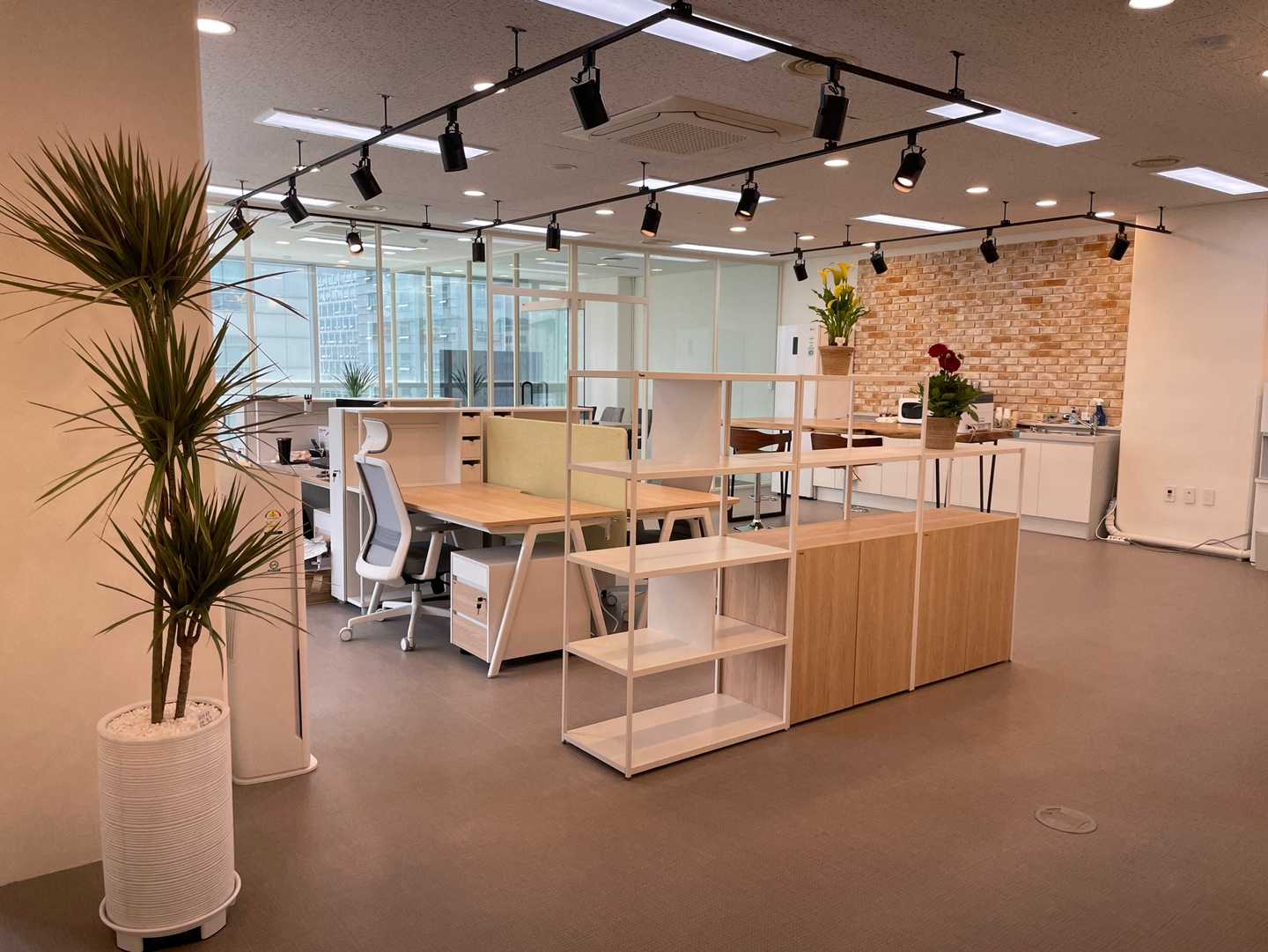 CORNERSTONE42 대표이미지