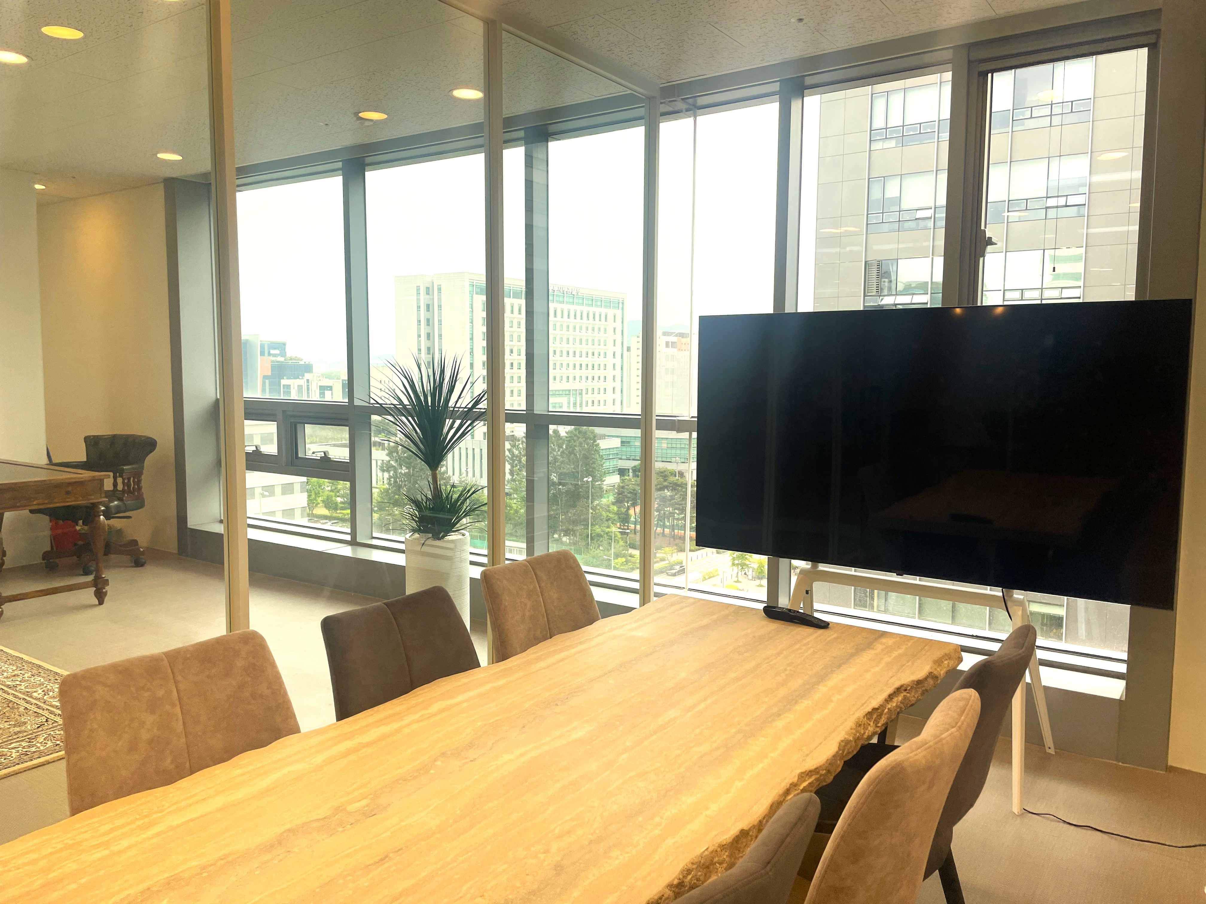 CORNERSTONE42 대표이미지