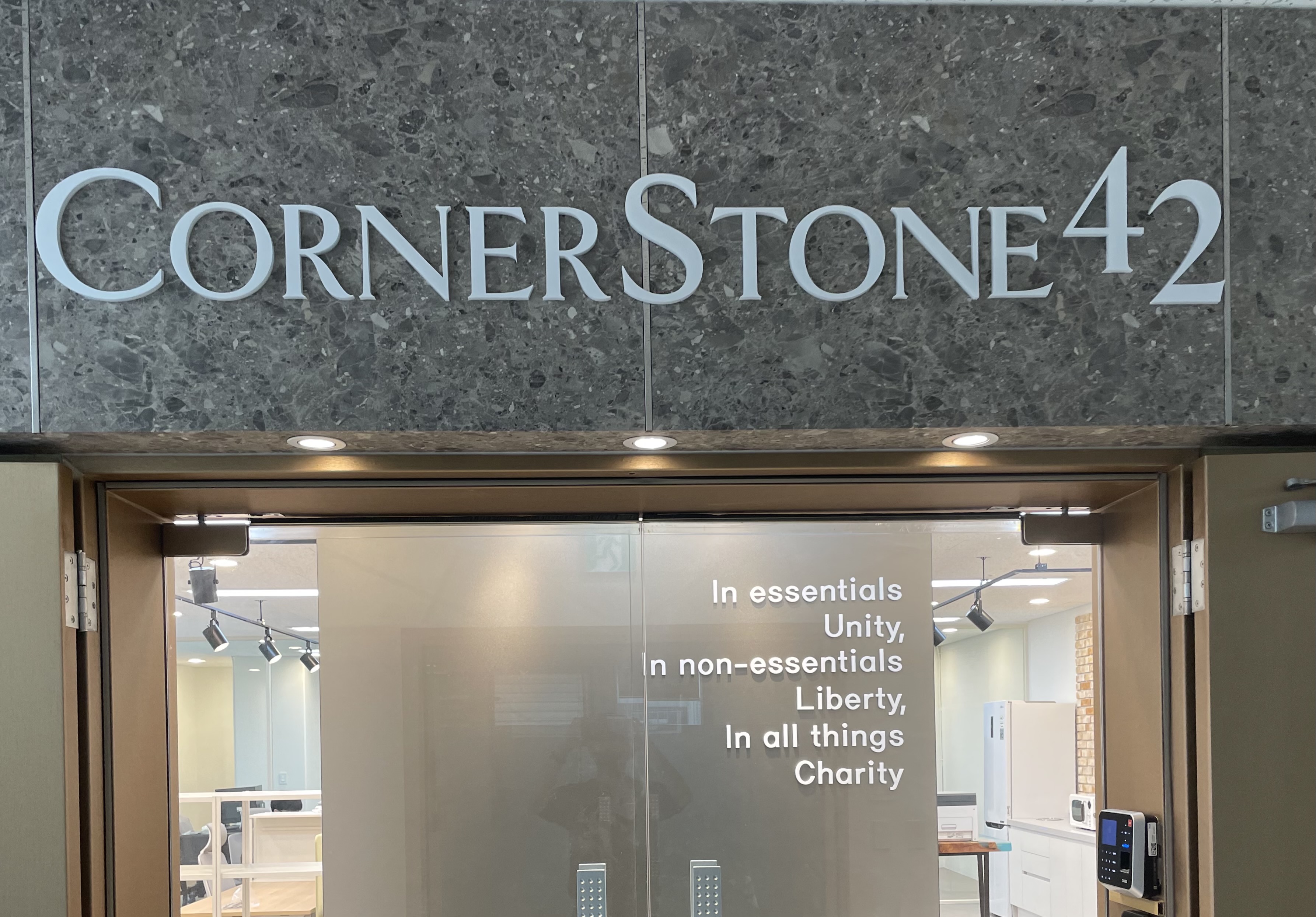 CORNERSTONE42 대표이미지